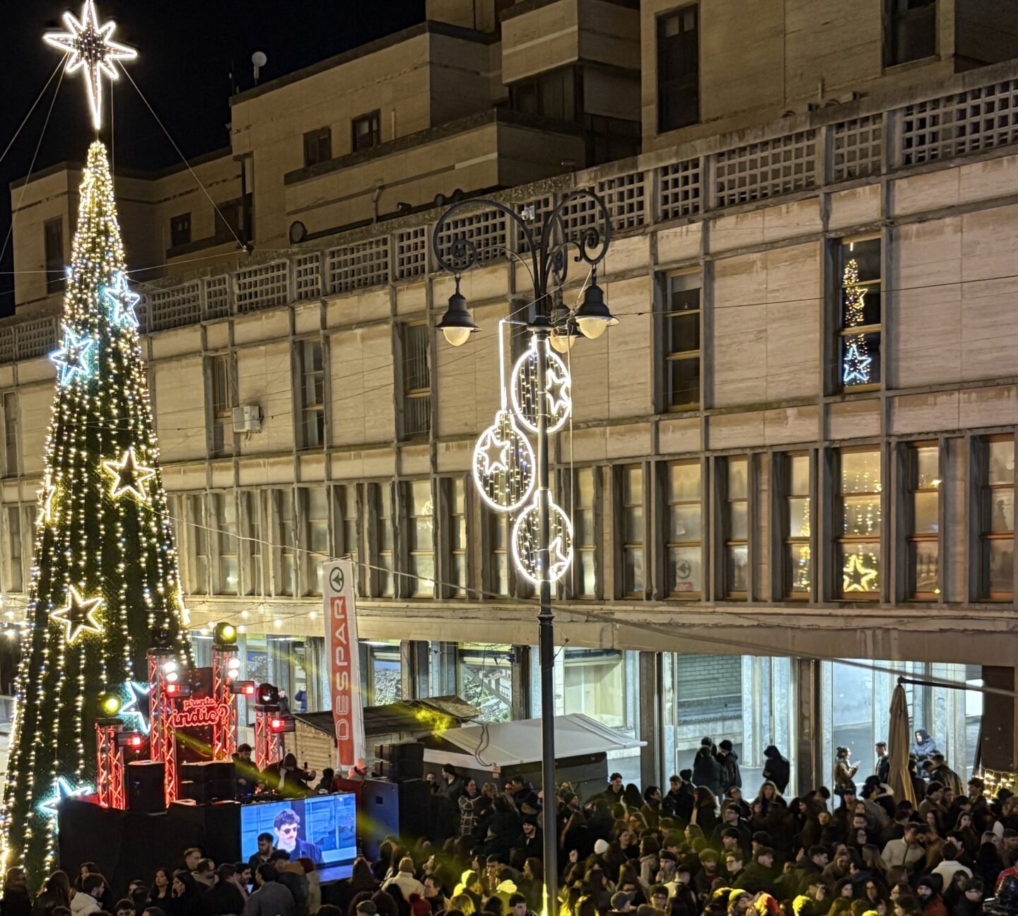 La consulta giovanile di Ragusa celebra i giovani con: Bentornati Amici Miei e Graduation Day