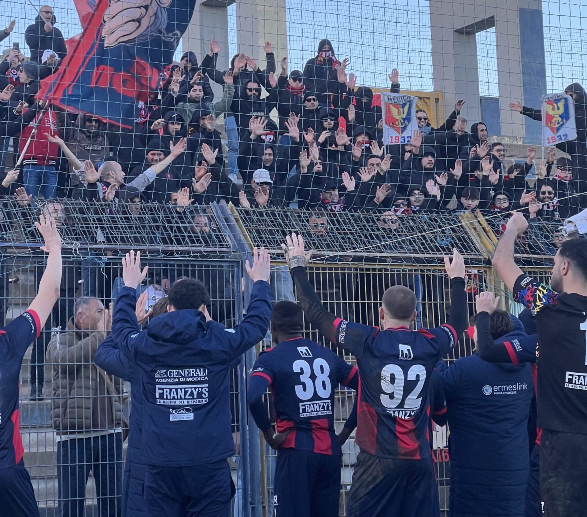 Modica Calcio a Giarre scrive un’altra pagina di storia e rimane in testa alla classifica
