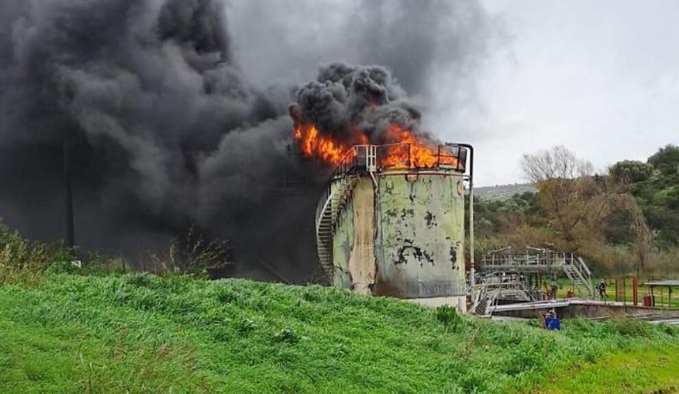 Incendio e stipendi in ritardo, scoppia l’emergenza Irminio