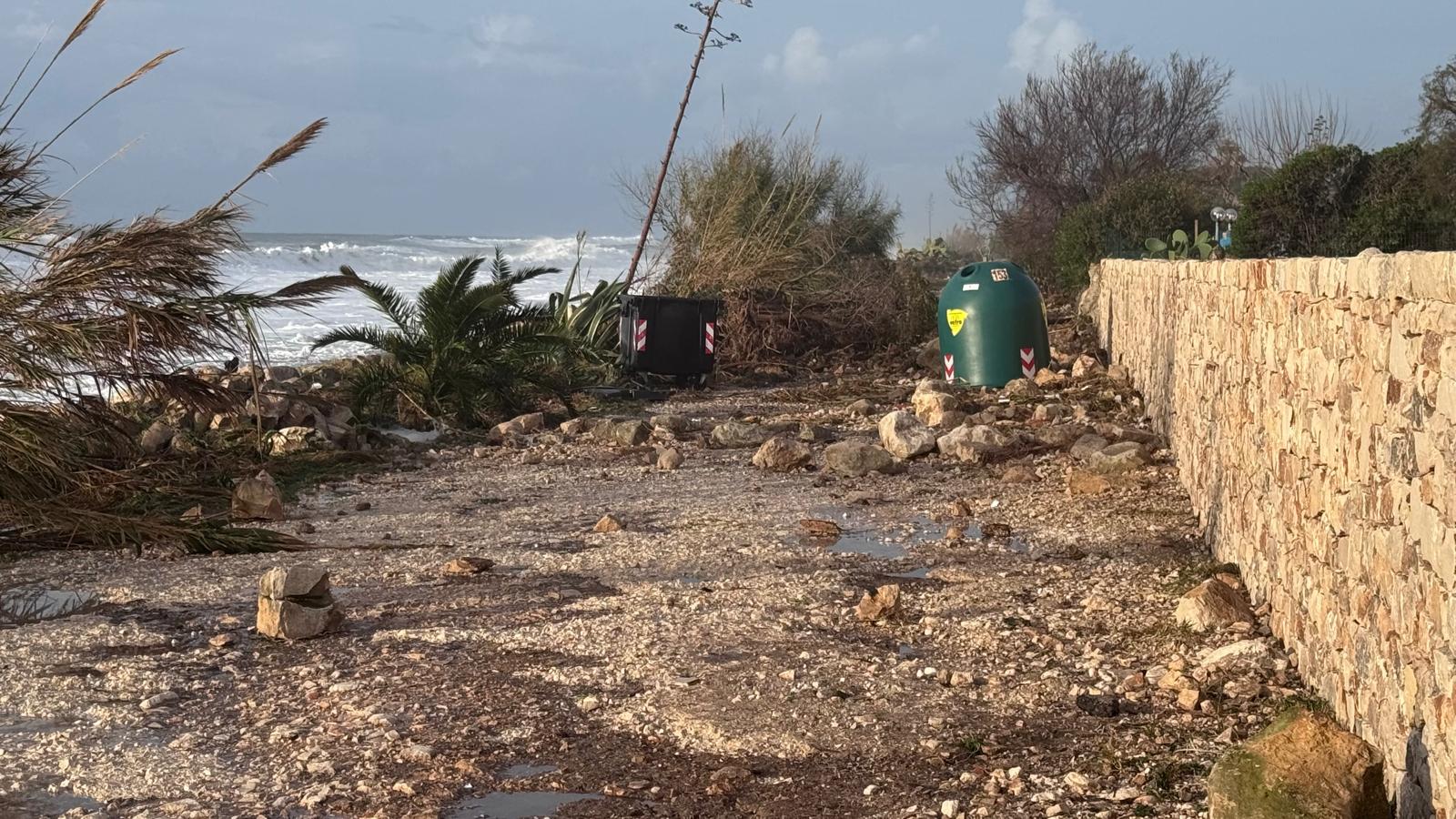 La prima conta dei danni dopo il ciclone Harry a Marina di Modica