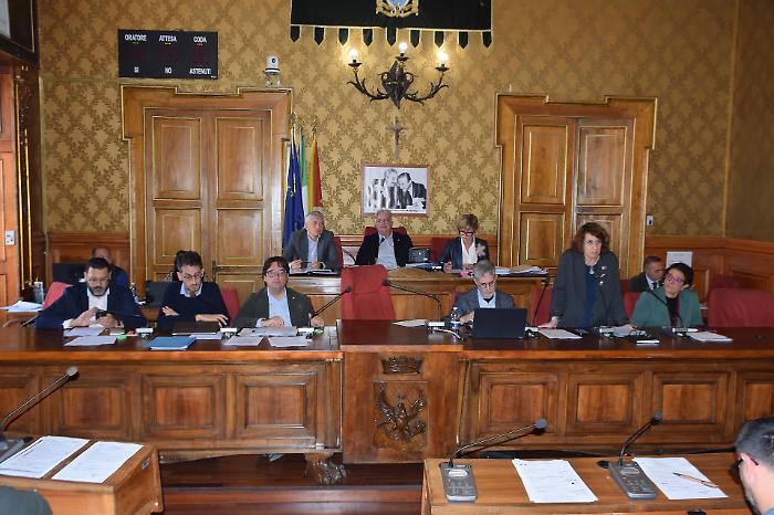 Ragusa, clientelismo in aula, scintille tra Mauro e Giuffrida