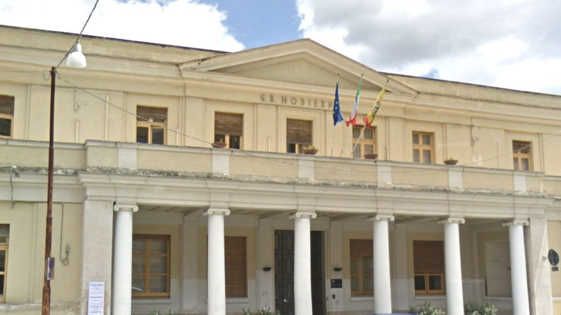 Tumore al colon, controllo rinviato al 2027: la denuncia del Comitato Articolo 32