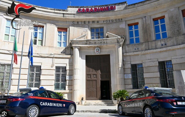 Ragusa, pugni e testa contro il pavimento, arrestato 47enne dopo la telefonata disperata