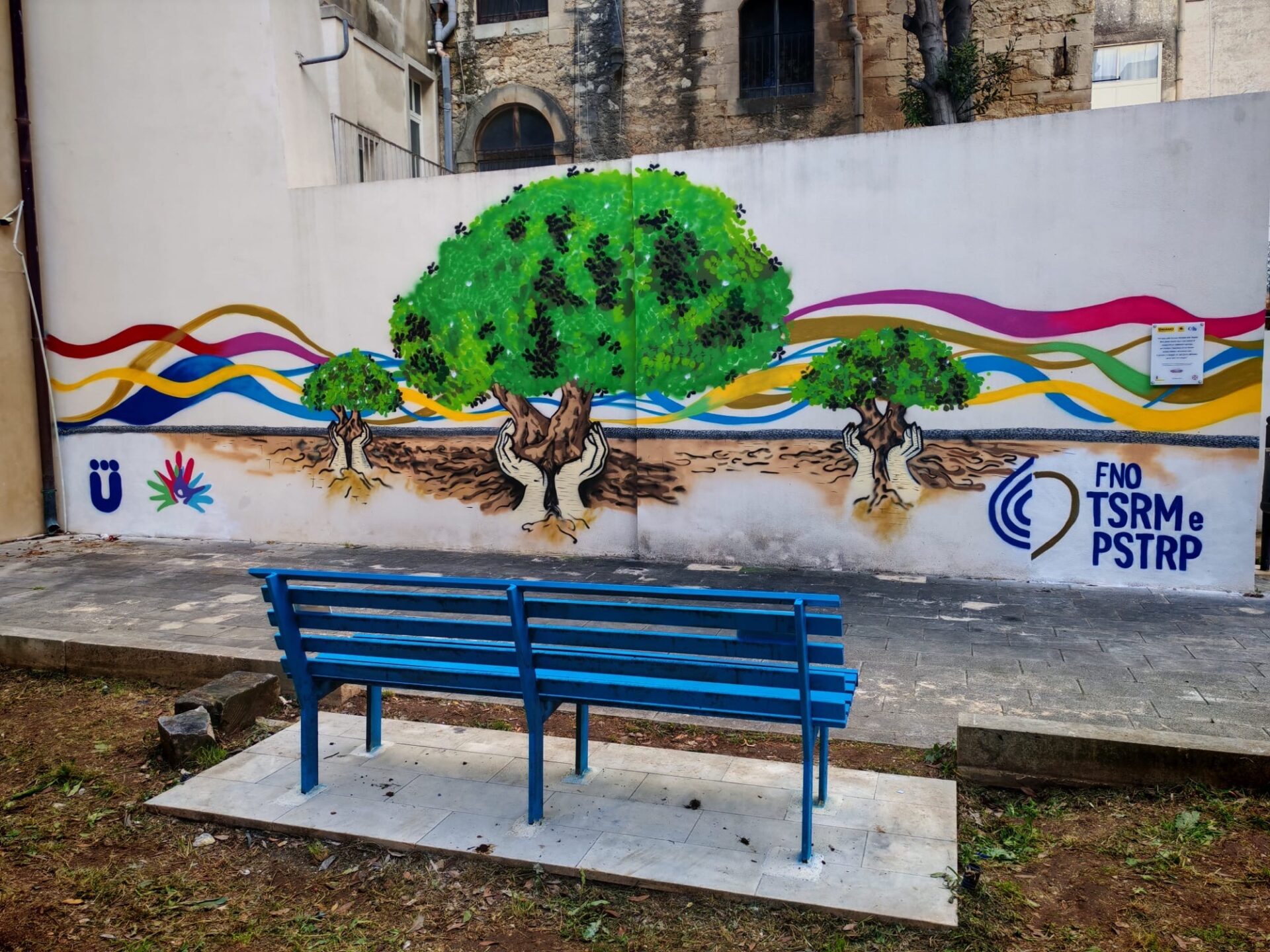 Ragusa, una panchina azzurra e un murale per la Giornata Mondiale delle Malattie Rare