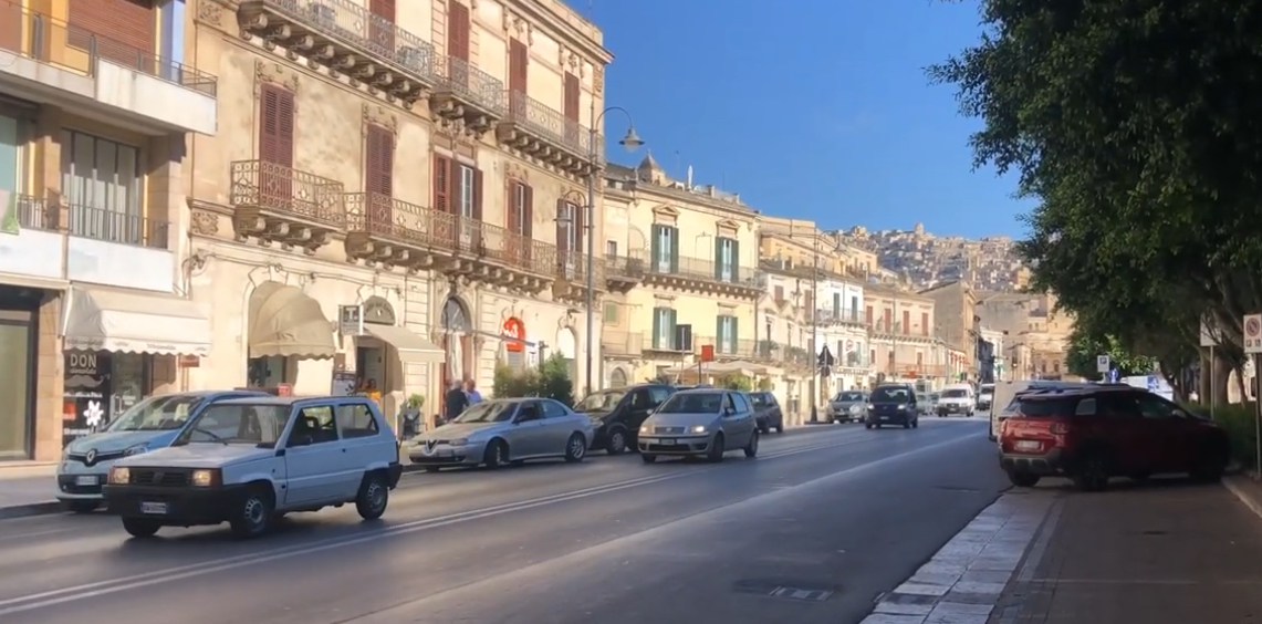 Modica, debiti milionari e negozi chiusi, il cuore della città si spegne