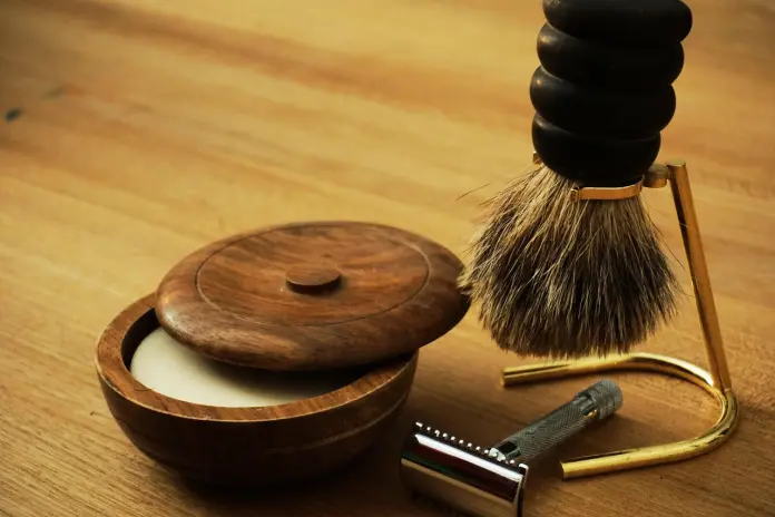 I vantaggi di farsi la barba con un rasoio manuale