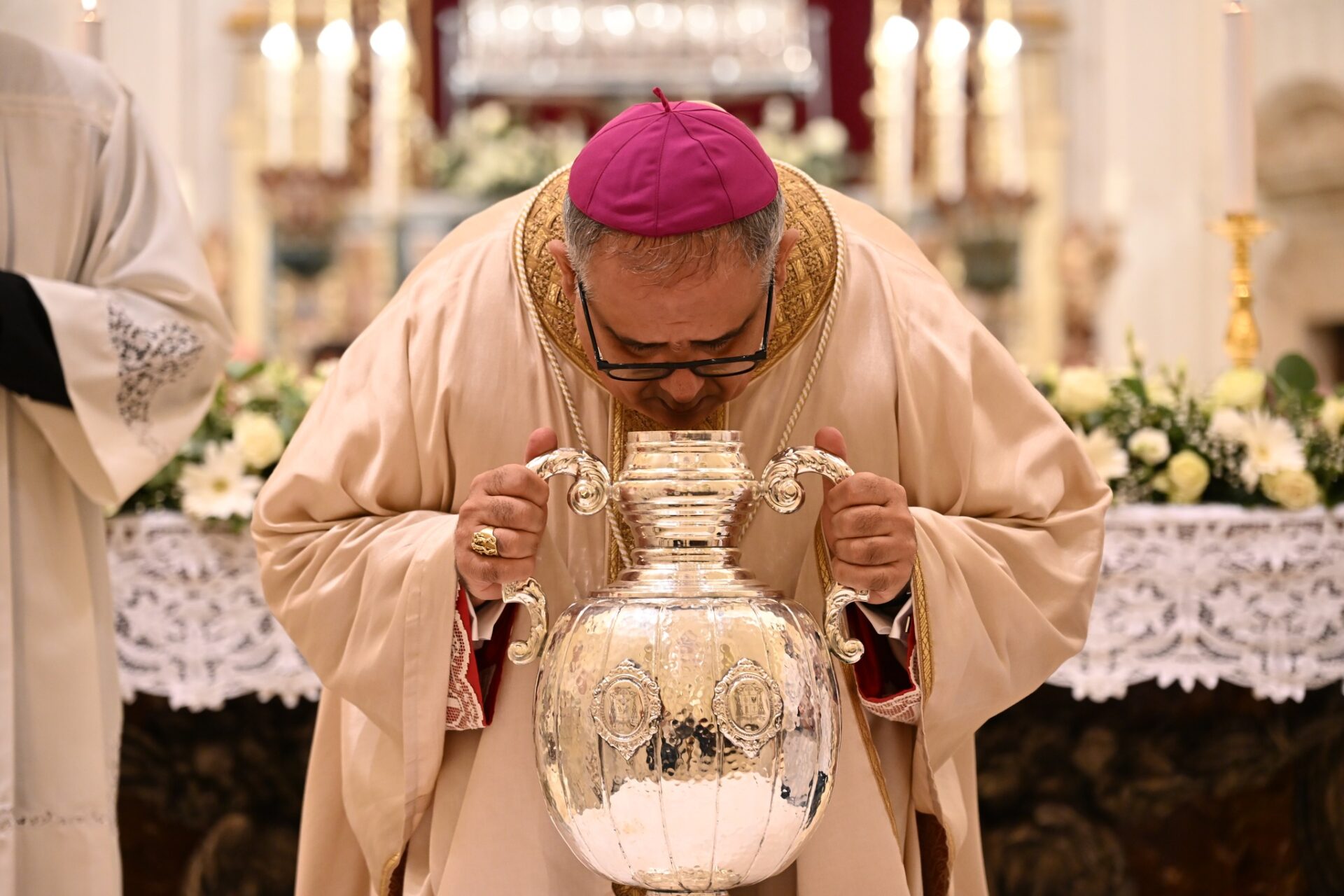 Celebrata a Noto la Messa Crismale: forte richiamo alla pace e al ruolo del sacerdote