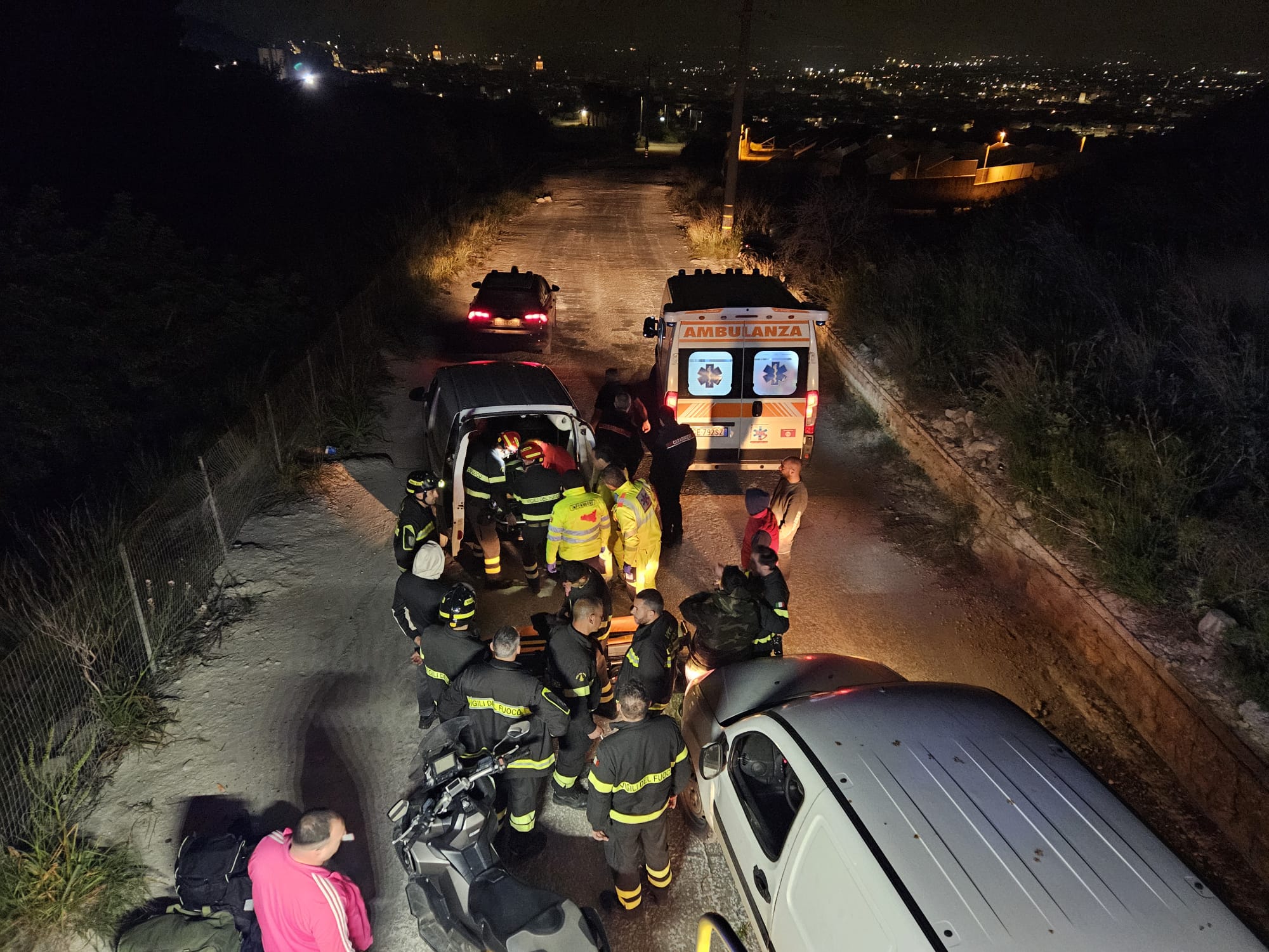 Comiso, persona ferita recuperata da una scarpata in contrada Petraro