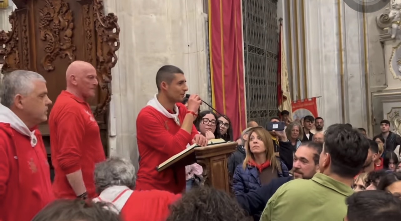 Modica, i portatori rispondono al Vescovo anche con ironia: “San Giorgio appartiene al popolo”