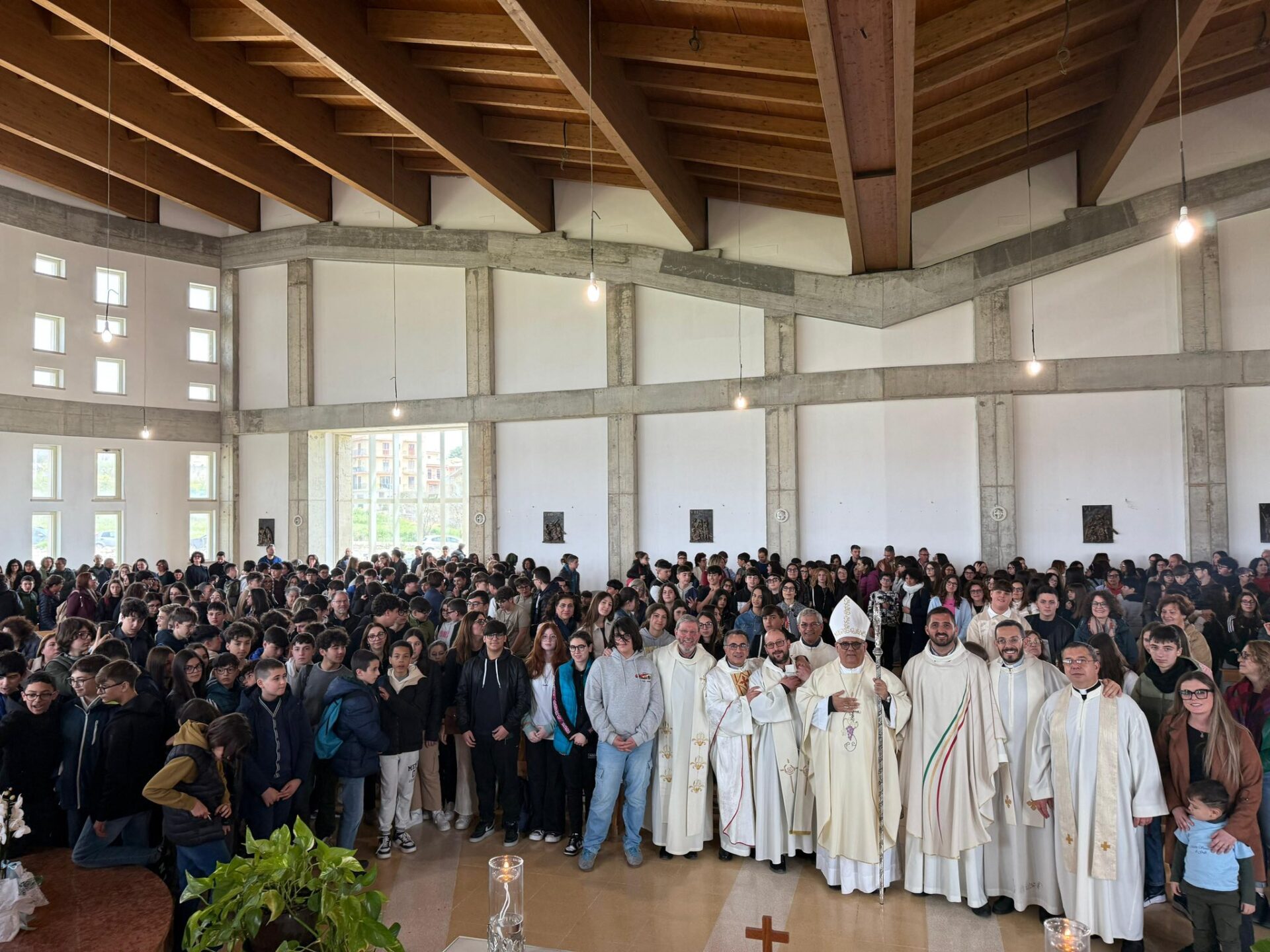 Modica diventa il cuore della Diocesi: celebrata la giornata dei Cresimandi e delle Famiglie