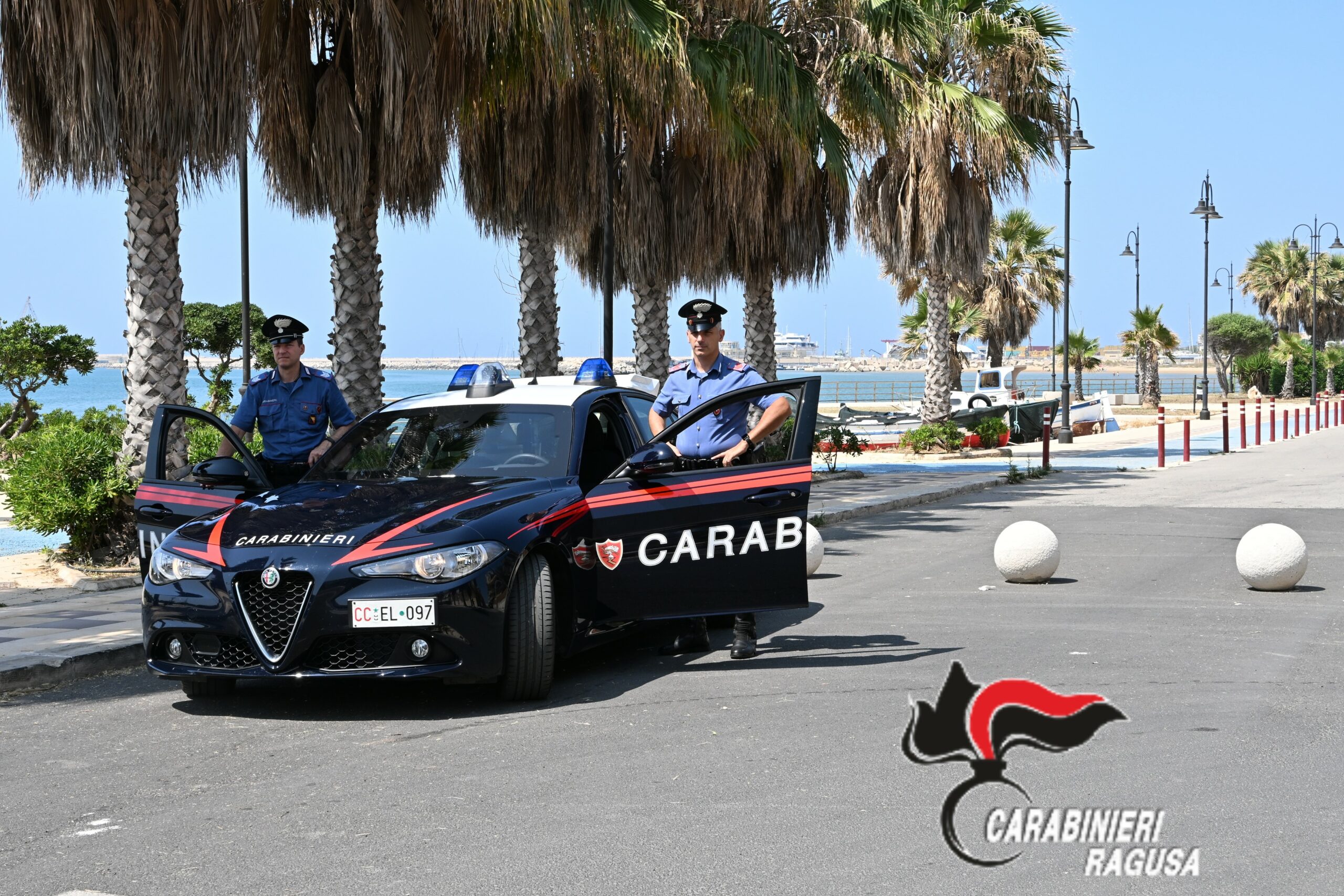 Pozzallo, fugge alla vista dei Carabinieri: trovato con hashish e bilancino