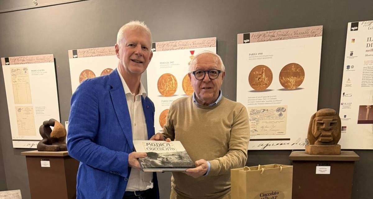 Modica, visita al museo del cioccolato del Generale della GDF Francesco Mattana