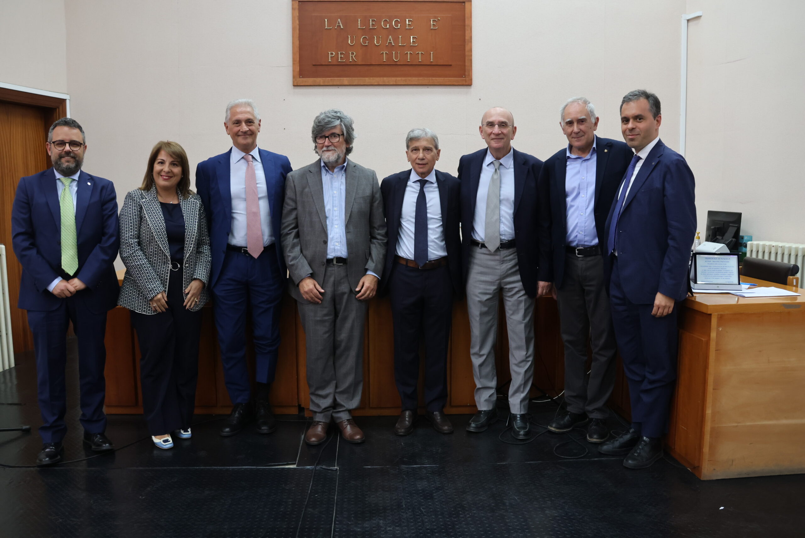 Il Tribunale di Ragusa saluta il dott. Pulvirenti: commozione per il trasferimento del Presidente della Sezione Civile