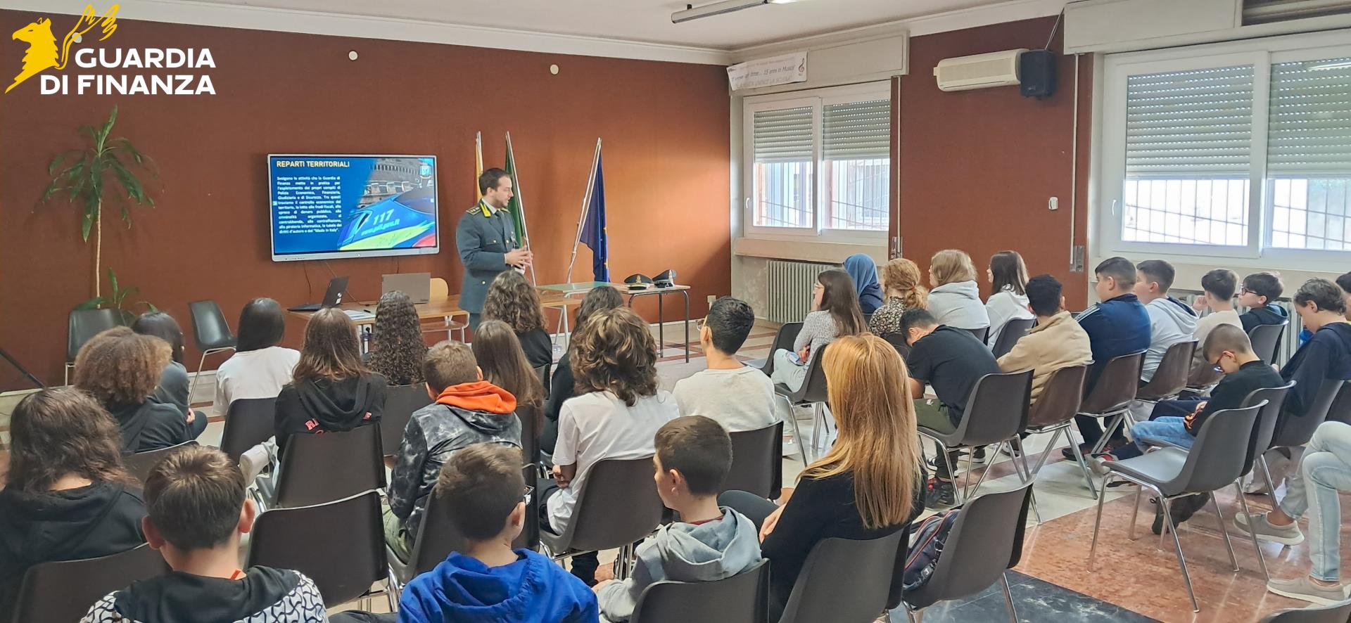 Guardia di Finanza, incontri nelle scuole della provincia di Ragusa con quasi 3mila studenti