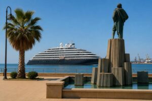 La Scenic Eclipse II approda a Pozzallo con centinaia di turisti