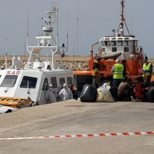 Pozzallo, soccorsi all’alba: arrivano 33 migranti, tra loro 13 minori