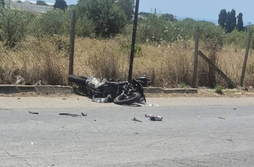 Scoglitti, incidente tra una moto e una Fiat Panda: ferito il centauro